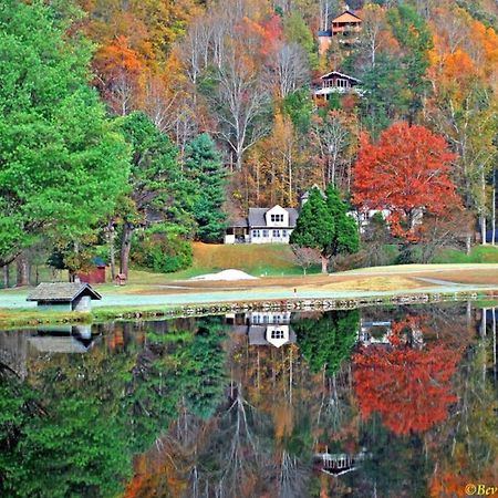 Romantic, Honeymoon Cabin In The Smokies! Гетлинбург Екстериор снимка