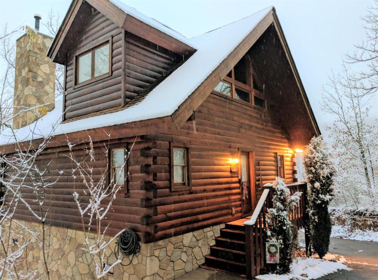 Romantic, Honeymoon Cabin In The Smokies! Гетлинбург Екстериор снимка
