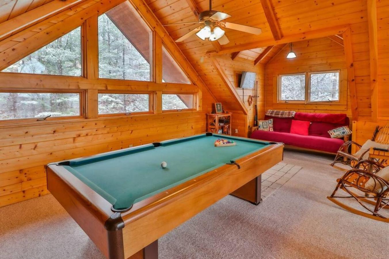 Romantic, Honeymoon Cabin In The Smokies! Гетлинбург Екстериор снимка