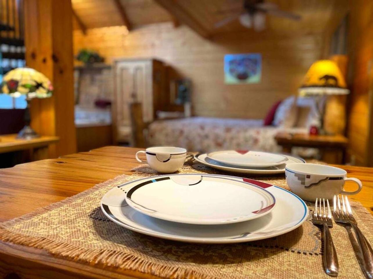 Romantic, Honeymoon Cabin In The Smokies! Гетлинбург Екстериор снимка