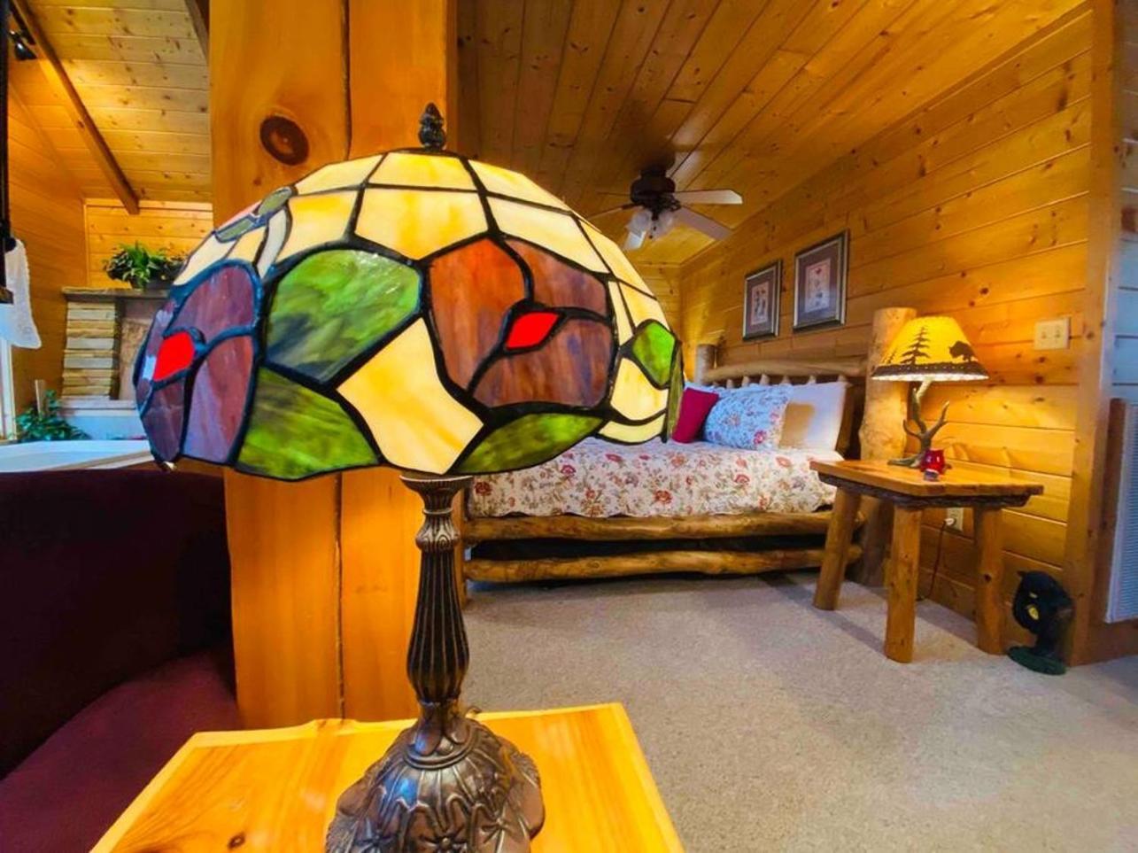 Romantic, Honeymoon Cabin In The Smokies! Гетлинбург Екстериор снимка