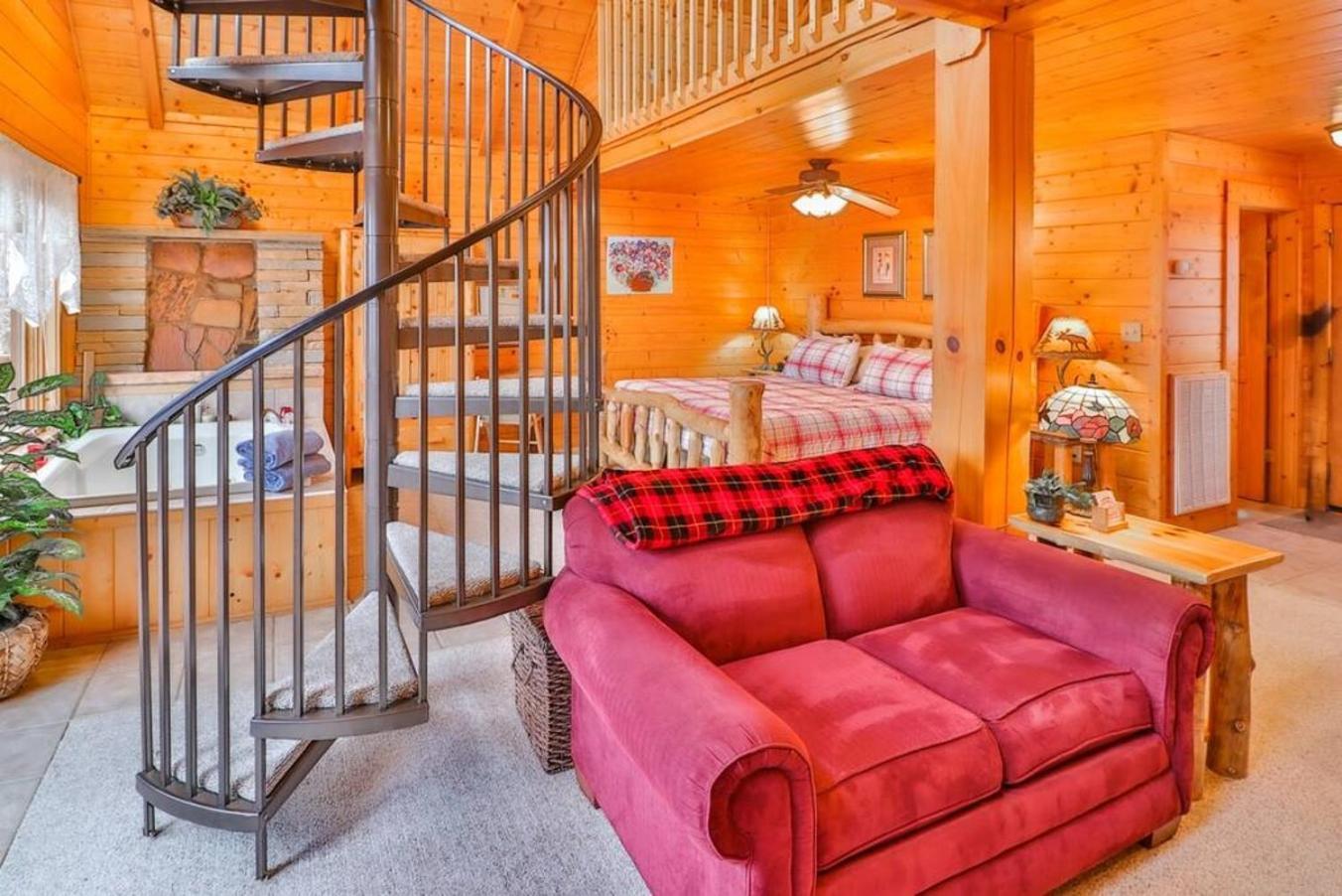 Romantic, Honeymoon Cabin In The Smokies! Гетлинбург Екстериор снимка