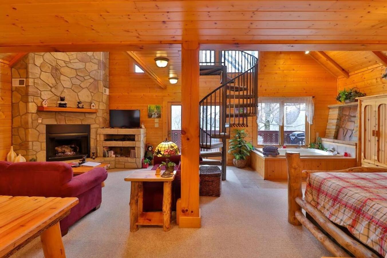 Romantic, Honeymoon Cabin In The Smokies! Гетлинбург Екстериор снимка