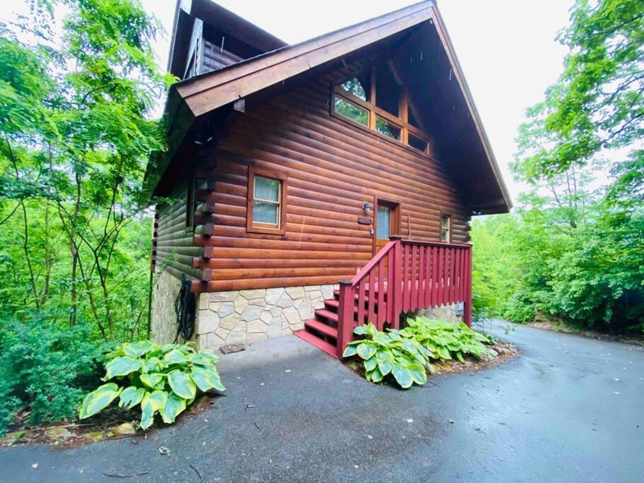 Romantic, Honeymoon Cabin In The Smokies! Гетлинбург Екстериор снимка