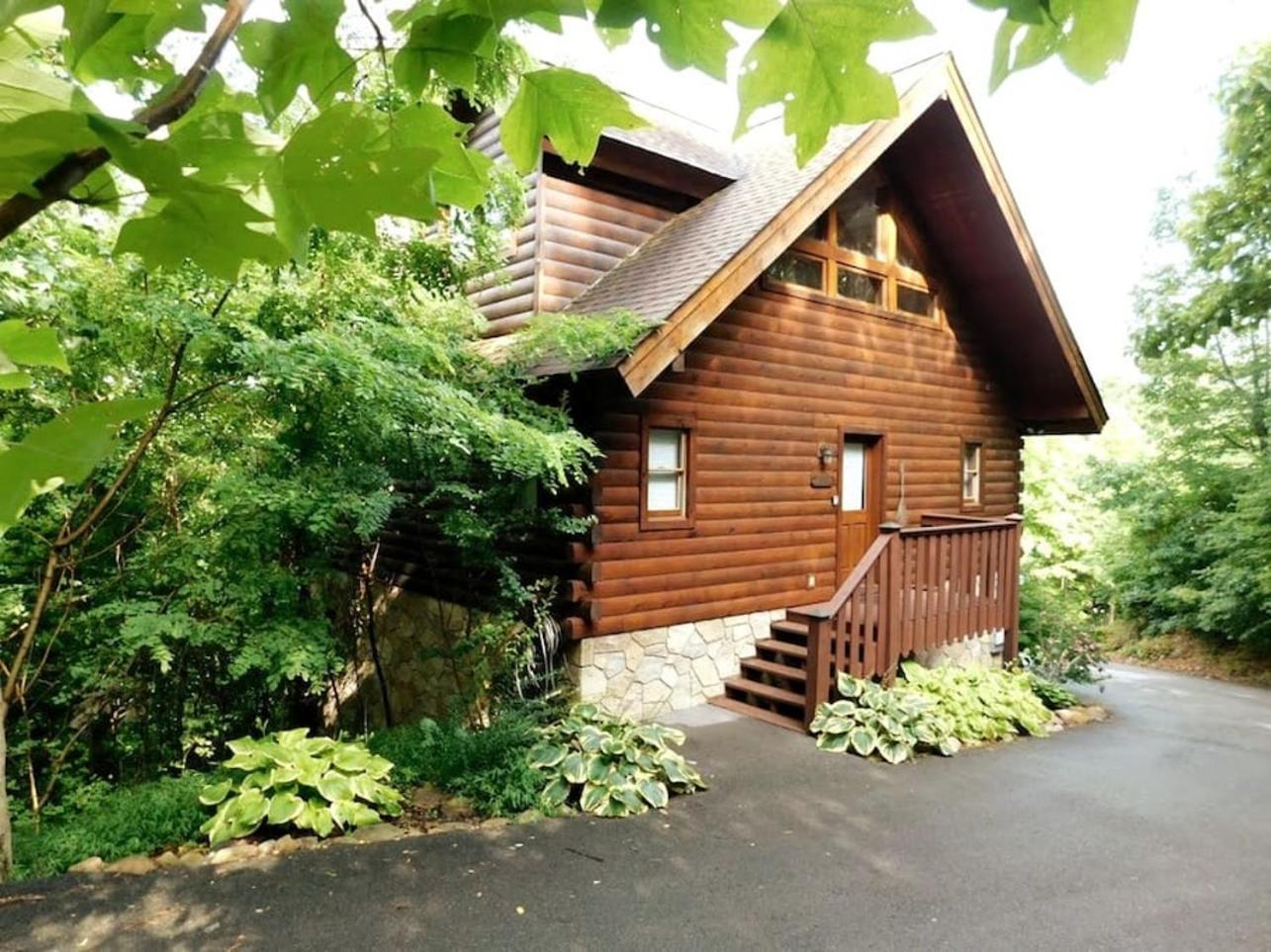 Romantic, Honeymoon Cabin In The Smokies! Гетлинбург Екстериор снимка